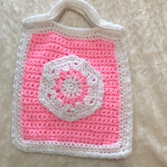Hand made crochet purse with granny square and handles. - Picture 6 of 6